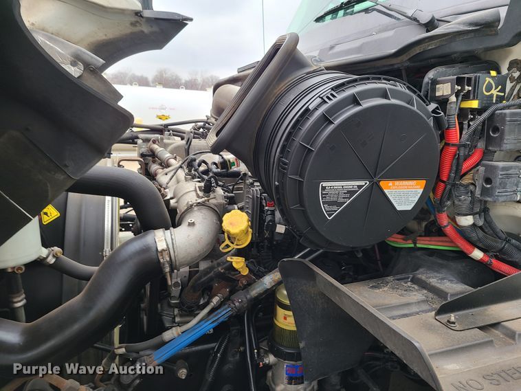 image for item GY9653 2015 International ProStar  semi truck