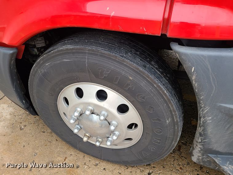 image for item GY9654 2014 Freightliner Cascadia  semi truck