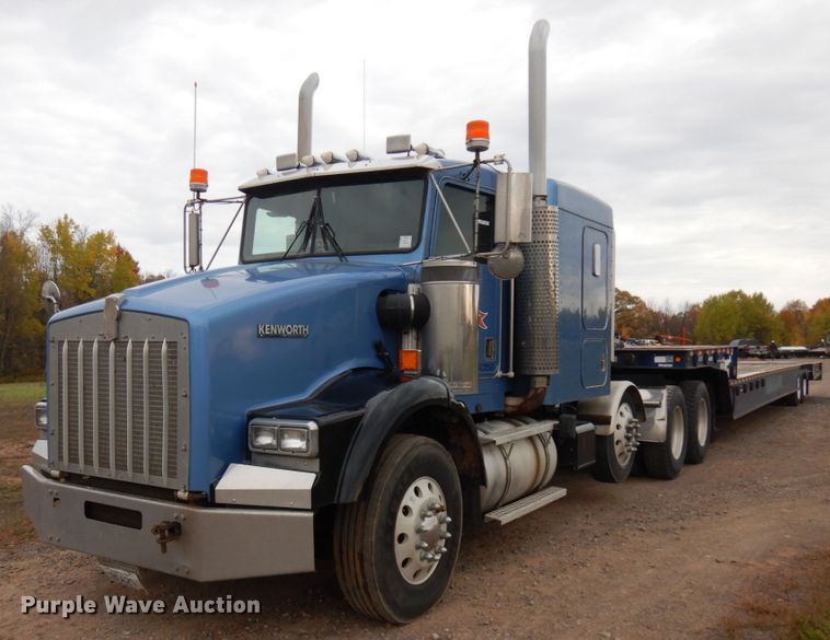 image for item HD9046 2000 Kenworth T800B  semi truck