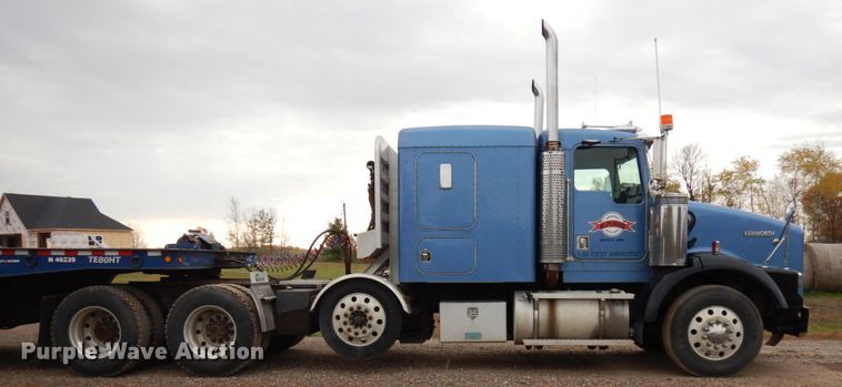 image for item HD9046 2000 Kenworth T800B  semi truck