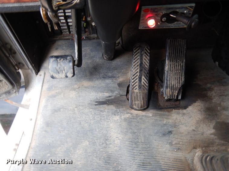 image for item HD9046 2000 Kenworth T800B  semi truck