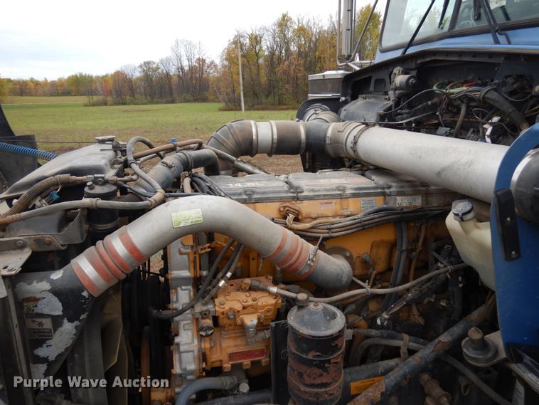 image for item HD9046 2000 Kenworth T800B  semi truck