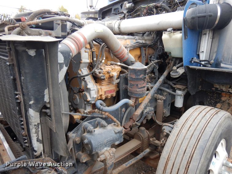 image for item HD9046 2000 Kenworth T800B  semi truck