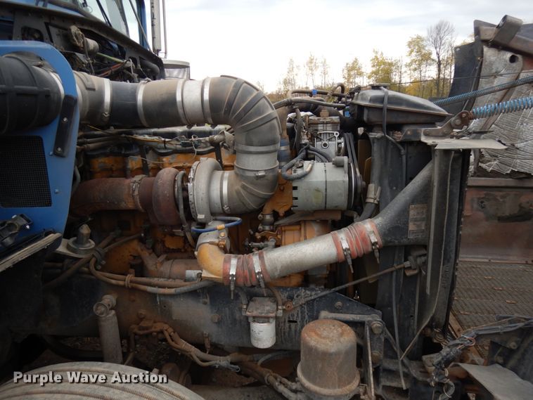 image for item HD9046 2000 Kenworth T800B  semi truck