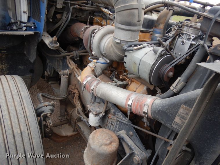 image for item HD9046 2000 Kenworth T800B  semi truck