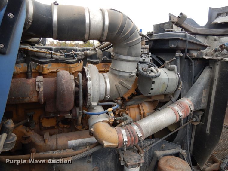 image for item HD9046 2000 Kenworth T800B  semi truck