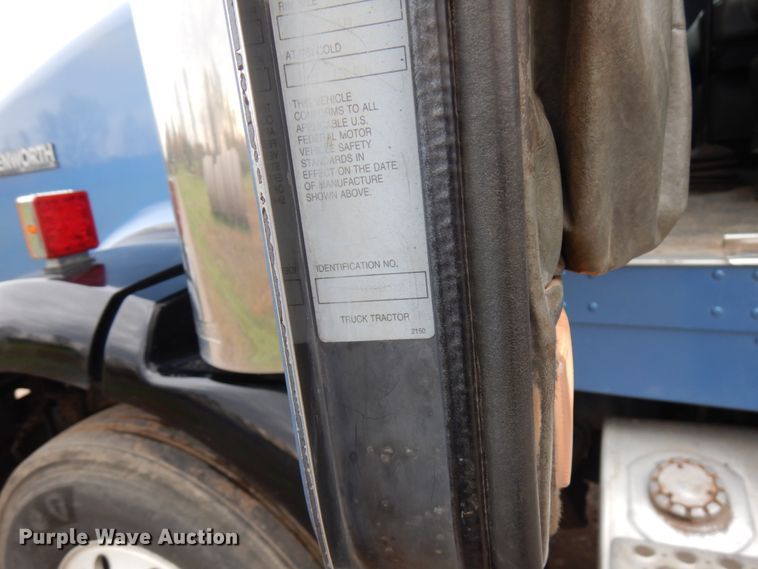 image for item HD9046 2000 Kenworth T800B  semi truck