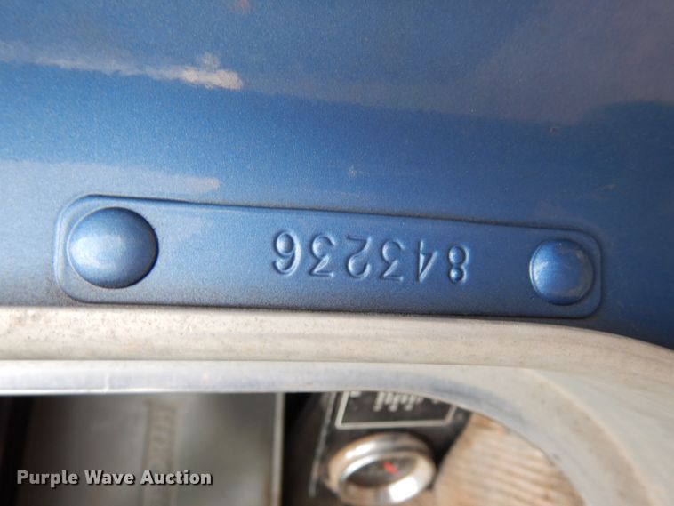 image for item HD9046 2000 Kenworth T800B  semi truck