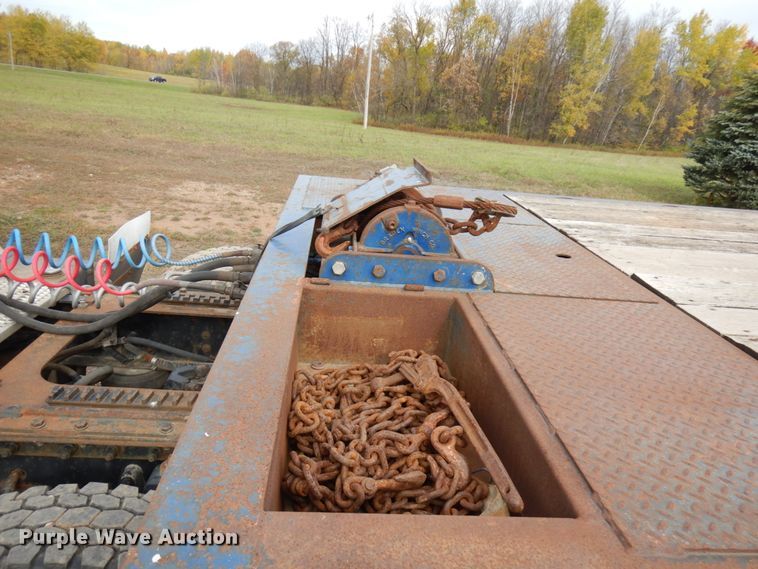 image for item HD9047 2007 Trail-Eze TE80HT drop deck equipment trailer