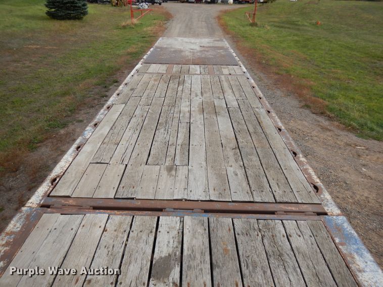 image for item HD9047 2007 Trail-Eze TE80HT drop deck equipment trailer