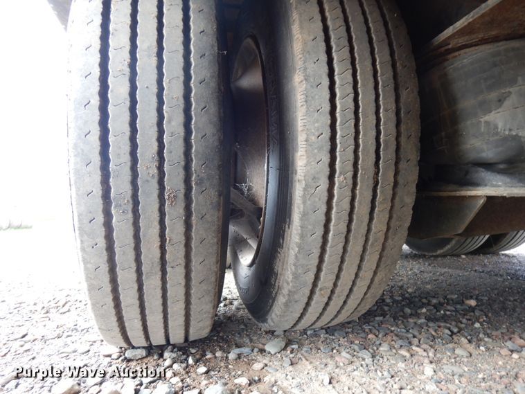 image for item HD9047 2007 Trail-Eze TE80HT drop deck equipment trailer