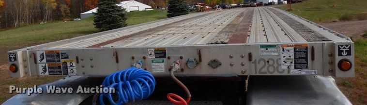 image for item HD9048 2008 Wilson CF-900 flatbed trailer