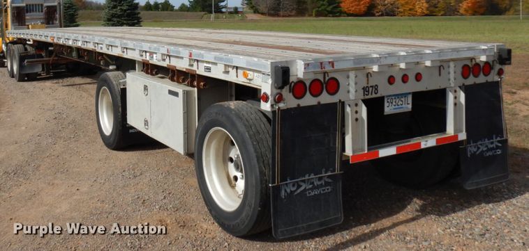 image for item HD9048 2008 Wilson CF-900 flatbed trailer