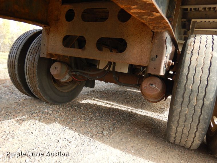 image for item HD9048 2008 Wilson CF-900 flatbed trailer