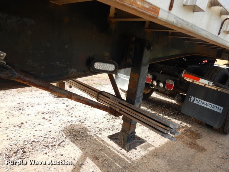 image for item HD9048 2008 Wilson CF-900 flatbed trailer