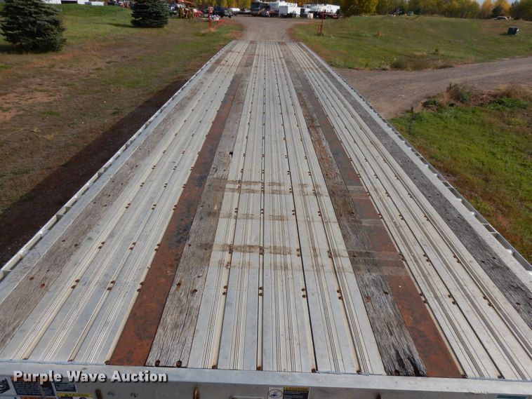 image for item HD9048 2008 Wilson CF-900 flatbed trailer