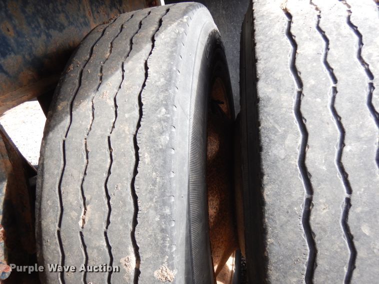 image for item HD9048 2008 Wilson CF-900 flatbed trailer