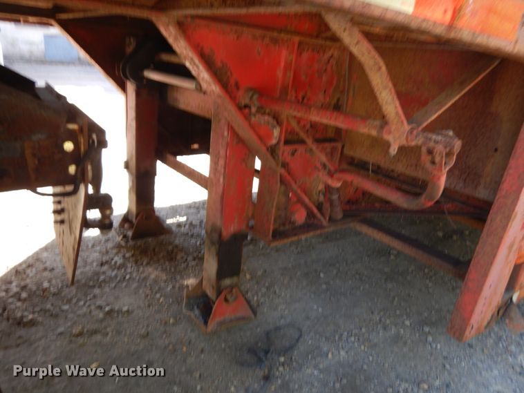 image for item HD9098 1986 Cherokee drop deck trailer