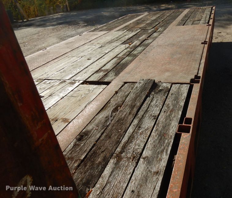 image for item HD9098 1986 Cherokee drop deck trailer