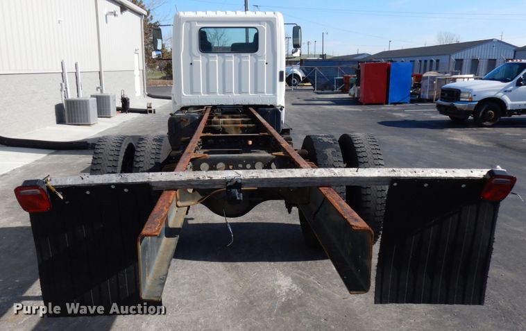 image for item HD9168 2007 Hino 268  truck cab and chassis