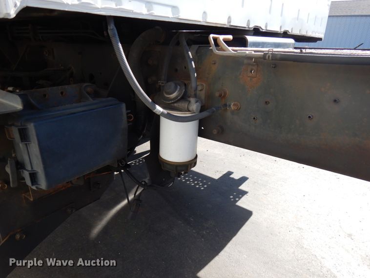 image for item HD9168 2007 Hino 268  truck cab and chassis