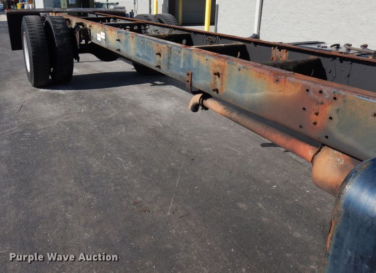 image for item HD9168 2007 Hino 268  truck cab and chassis