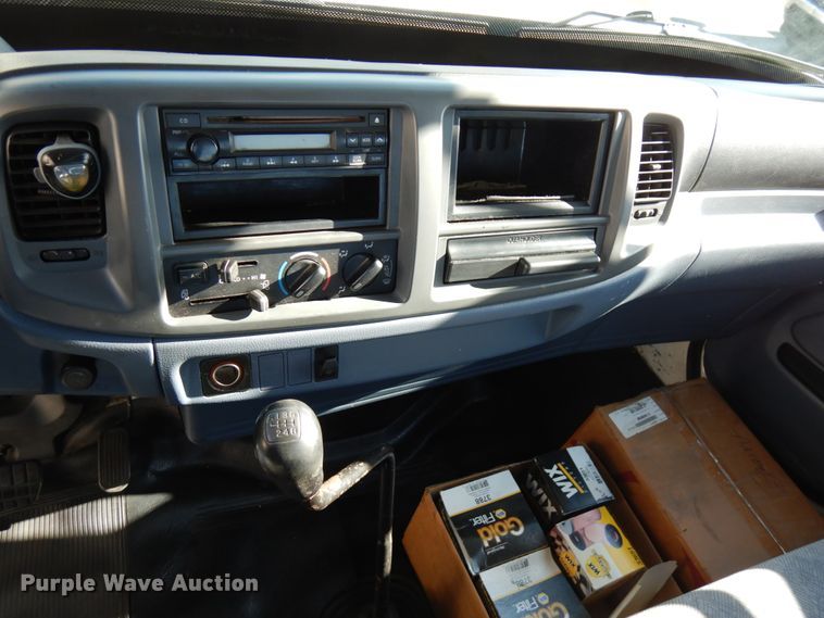 image for item HD9168 2007 Hino 268  truck cab and chassis