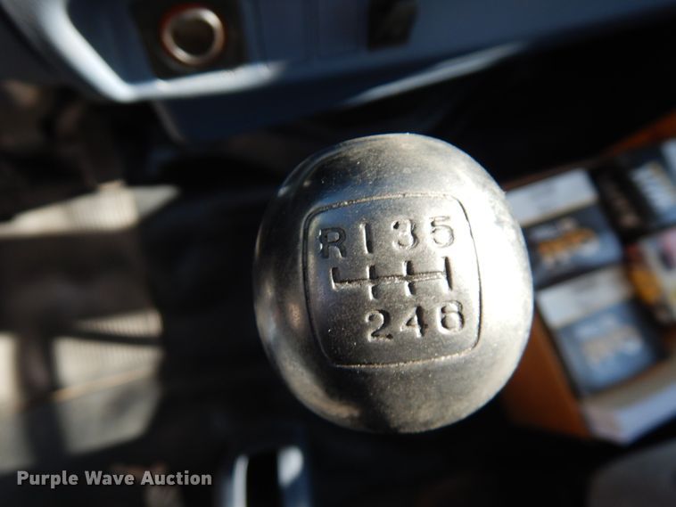 image for item HD9168 2007 Hino 268  truck cab and chassis