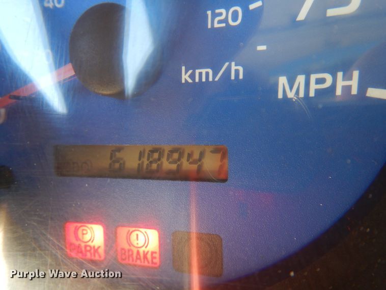 image for item HD9168 2007 Hino 268  truck cab and chassis