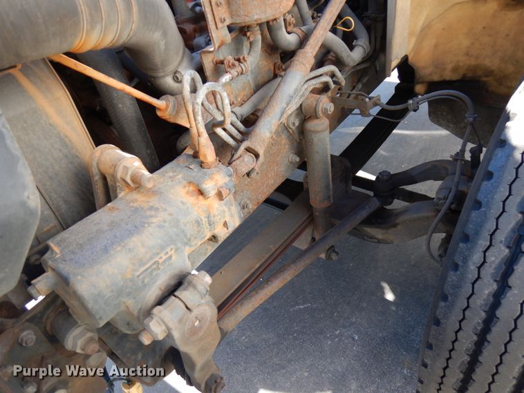 image for item HD9168 2007 Hino 268  truck cab and chassis