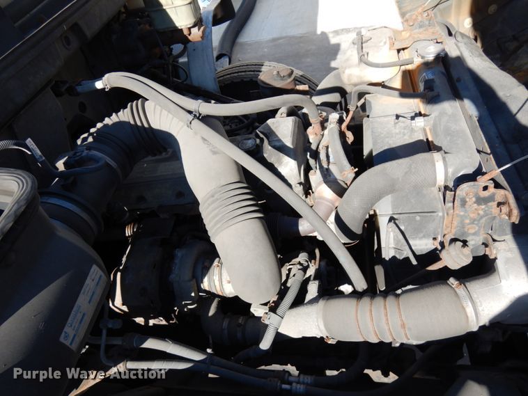 image for item HD9168 2007 Hino 268  truck cab and chassis