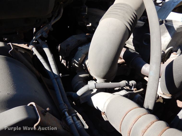 image for item HD9168 2007 Hino 268  truck cab and chassis