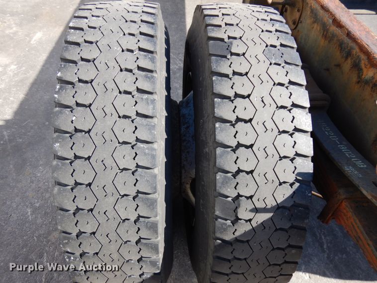 image for item HD9168 2007 Hino 268  truck cab and chassis