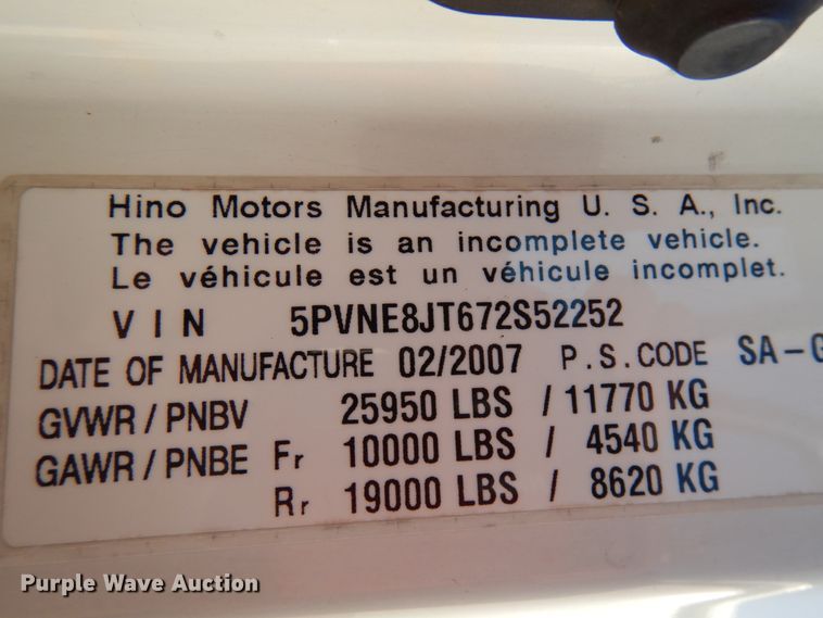 image for item HD9168 2007 Hino 268  truck cab and chassis