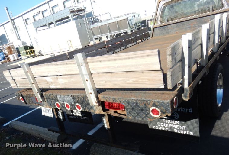 image for item HD9170 2005 Ford F450 Super Duty  flatbed truck