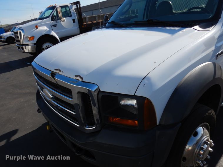 image for item HD9170 2005 Ford F450 Super Duty  flatbed truck