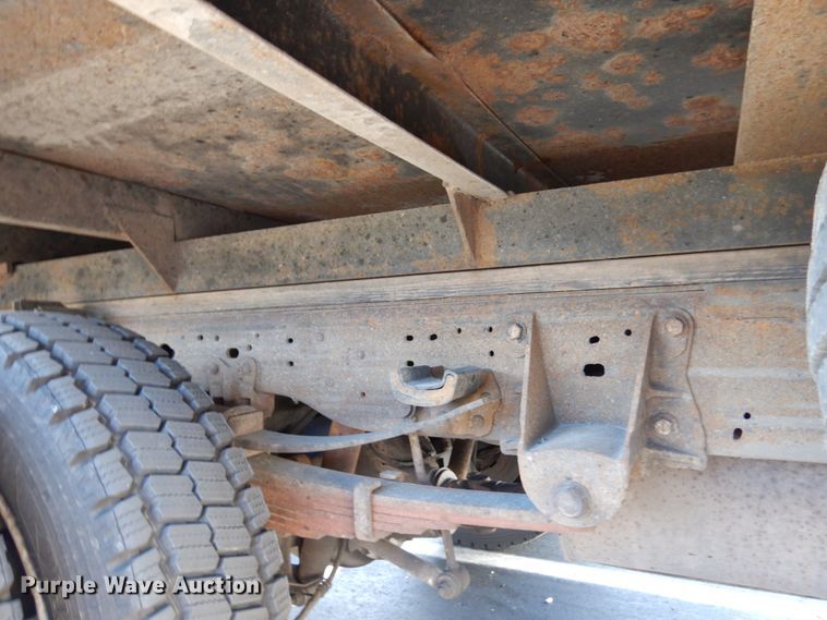 image for item HD9170 2005 Ford F450 Super Duty  flatbed truck