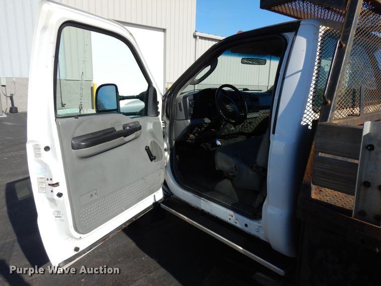 image for item HD9170 2005 Ford F450 Super Duty  flatbed truck