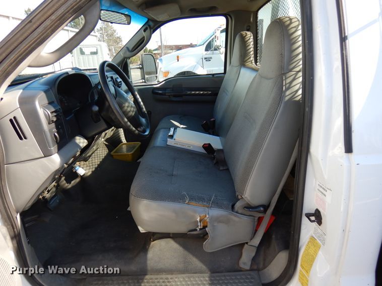 image for item HD9170 2005 Ford F450 Super Duty  flatbed truck