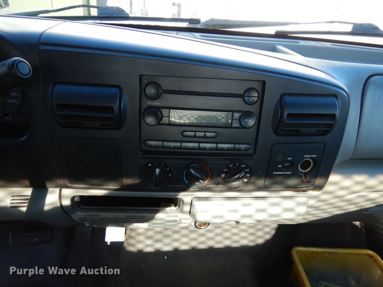 image for item HD9170 2005 Ford F450 Super Duty  flatbed truck