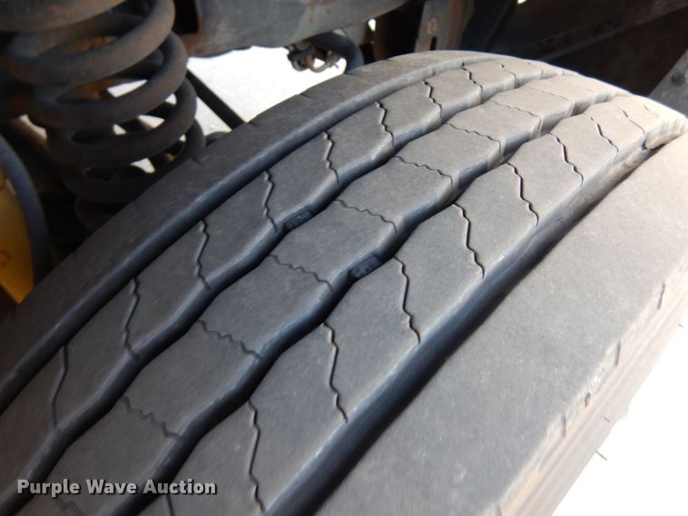 image for item HD9170 2005 Ford F450 Super Duty  flatbed truck