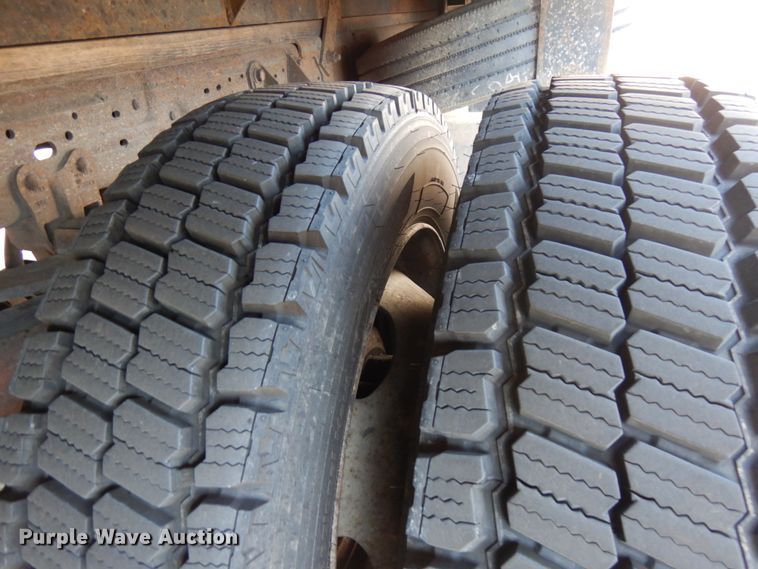 image for item HD9170 2005 Ford F450 Super Duty  flatbed truck