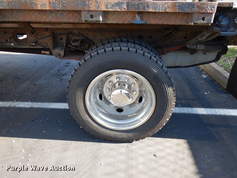 image for item HD9170 2005 Ford F450 Super Duty  flatbed truck