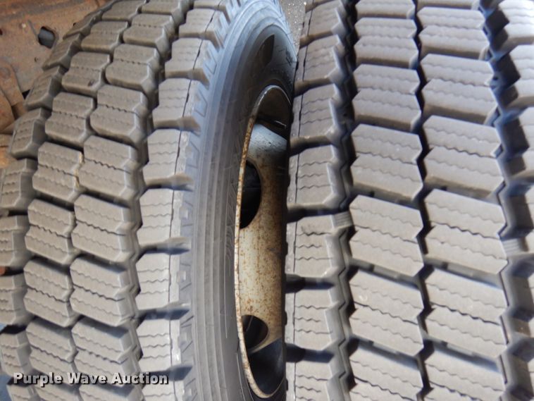 image for item HD9170 2005 Ford F450 Super Duty  flatbed truck