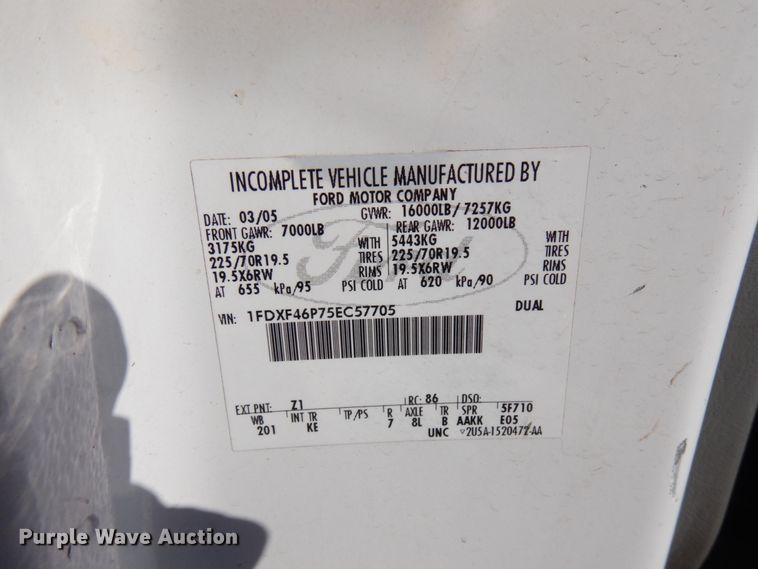 image for item HD9170 2005 Ford F450 Super Duty  flatbed truck