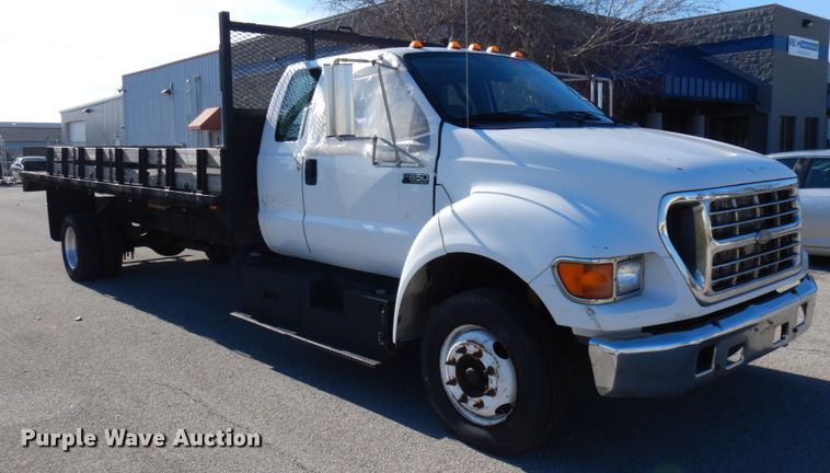 image for item HD9171 2003 Ford F650 Super Duty  flatbed truck