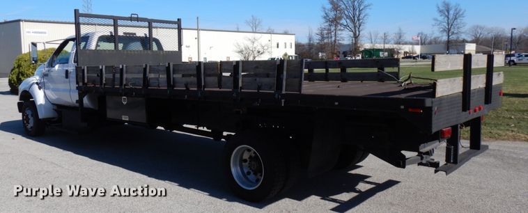 image for item HD9171 2003 Ford F650 Super Duty  flatbed truck