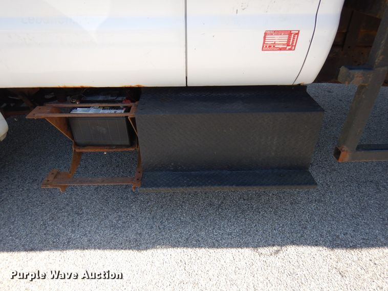 image for item HD9171 2003 Ford F650 Super Duty  flatbed truck