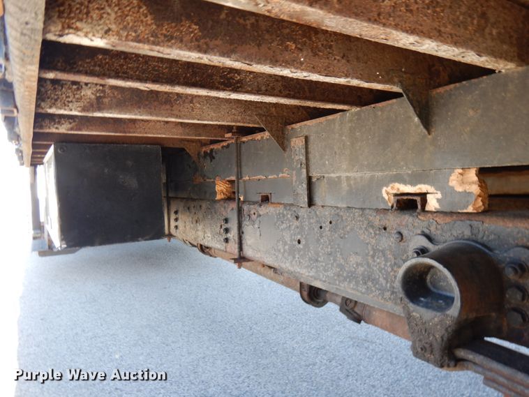 image for item HD9171 2003 Ford F650 Super Duty  flatbed truck