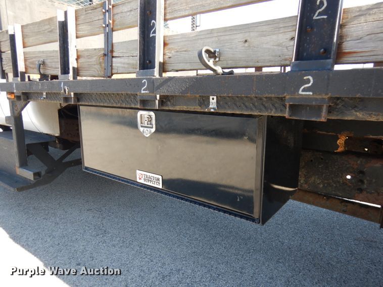 image for item HD9171 2003 Ford F650 Super Duty  flatbed truck